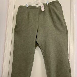 NWT Alfred Dunner 24W Green Straight Leg Pleated Pants